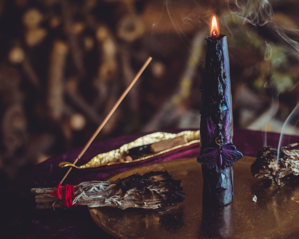 Восковая кукла-амулет для защиты от негатива